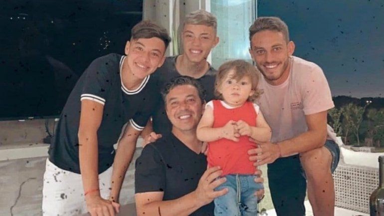 Gallardo con sus seres queridos