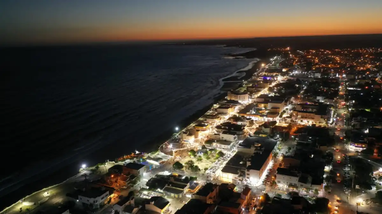 La baja afluencia de turistas es una preocupación en Las Grutas. Foto: archivo.