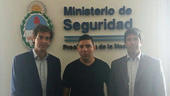 López recibió al policía acusado de disparar a un gremialista de UPCN
