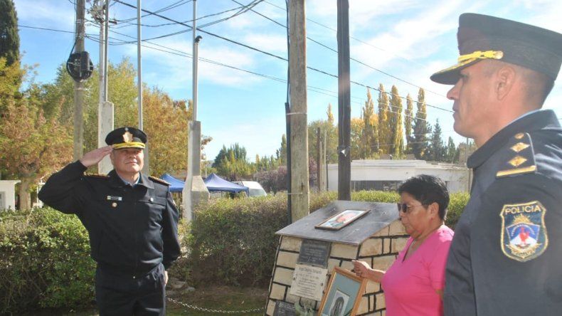 Una puñalada que aún sangra en la memoria azul de la policía neuquina | LM Neuquen Una puñalada que aún sangra en la memoria azul de la policía neuquina