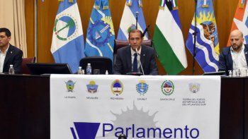 Omar Gutiérrez dio un mensaje de unidad en el Parlamento Patagónico