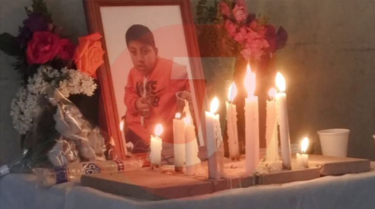 Un tío de Tiziano entregó a Diario Jornada imágenes de su sobrino fallecido y del homenaje que le hizo gente de Punta de Indio y Las Plumas en el lugar donde fue atropellado. Un tío de Tiziano entregó a Diario Jornada imágenes de su sobrino fallecido y del homenaje que le hizo gente de Punta de Indio y Las Plumas en el lugar donde fue atropellado.