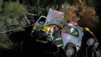 Ruta 22: conductor despistó y terminó adentro de un desagüe