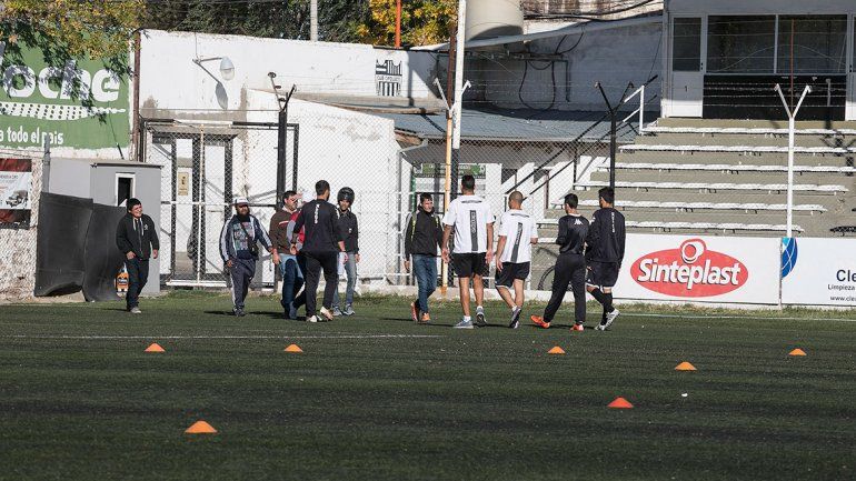 Vinieron a pedir por favor que no descendamos