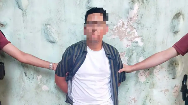 El cabo de la Policía Federal sacó su arma del baúl y empezó a disparar.