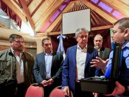 El equipamiento entregado a la Policía del Neuquén y fortalecer la lucha contra el narcotráfico. El equipamiento entregado a la Policía del Neuquén y fortalecer la lucha contra el narcotráfico.