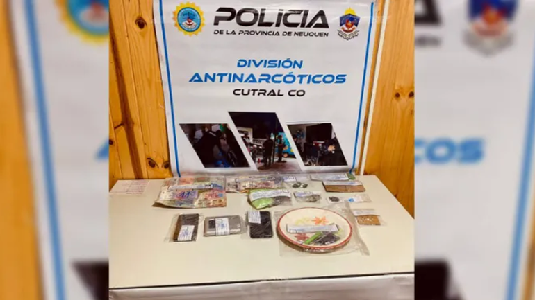 Todo lo secuestrado por la división Antinarcóticos de Cutral Co-Plaza Huincul.
