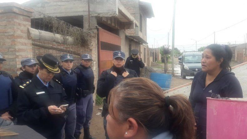 Su ex le vendió el terreno por venganza y la desalojaron