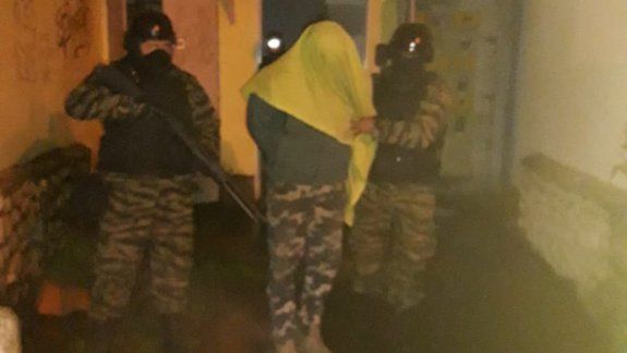 Enganchan a federal comprando cocaína en un allanamiento