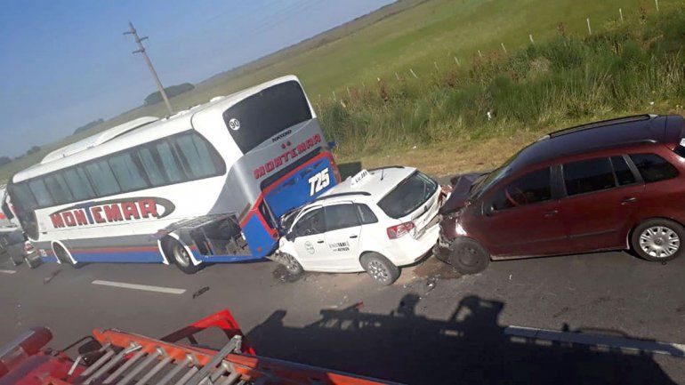 Nueve vehículos chocaron en una ruta: 12 heridos