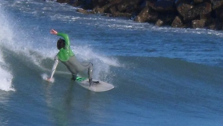 Surf en Playa Unión, Chubut. Surf en Playa Unión, Chubut.