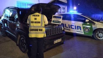 secuestraron una lujosa jeep durante un control de la policia secuestraron una lujosa jeep durante un control de la policia