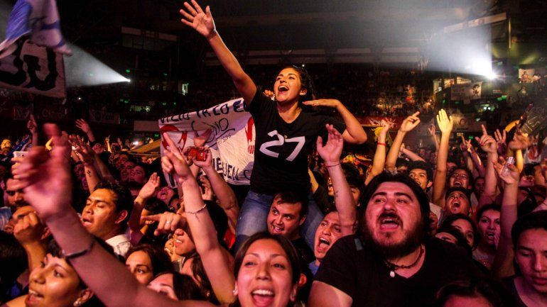 Más de cinco mil personas se acercaron hasta el Gigante del Oeste para escuchar la última placa del artista.