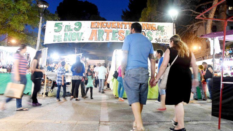 Artesanos de todo el país.