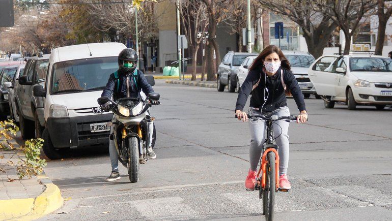 En Cipolletti se puede salir a andar en bici, pero con precaución