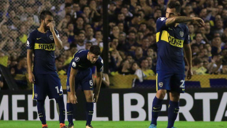 Pérez y Magallán no lo pueden creer. La derrota en casa le complica el panorama.