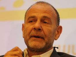 Miguel Gorelik, especialista en el mercado ganadero, aseguró que la flexibilización de la barrera sanitaria puede tener un impacto importante sobre el asado patagónico. Miguel Gorelik, especialista en el mercado ganadero, aseguró que la flexibilización de la barrera sanitaria puede tener un impacto importante sobre el asado patagónico.