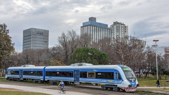 Nación apostará a los aviones y no ampliará el Tren del Valle