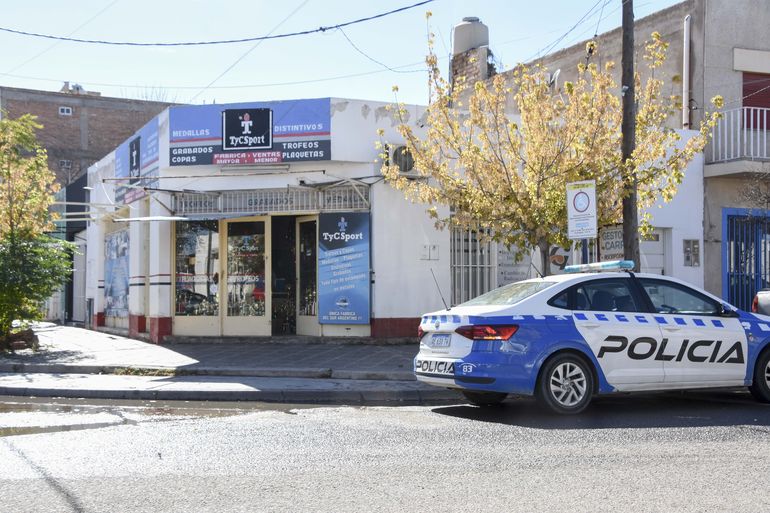 Al comerciante de barrio Nuevo también le robaron millones de su casa