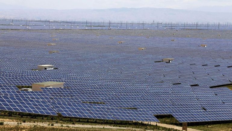 China inaugura una enorme granja solar China inaugura una enorme granja solar