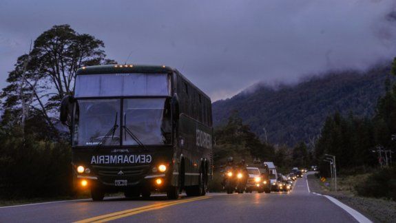 Desalojo en Villa Mascardi: hubo enfrentamientos y detuvieron a ocho mujeres