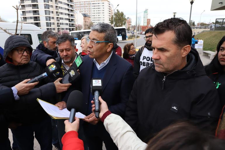 La Justicia realizó allanamientos a organizaciones sociales por el manejo de fondos. Libres del Sur tuvo el respaldo de parte del arco político neuquino. La Justicia realizó allanamientos a organizaciones sociales por el manejo de fondos. Libres del Sur tuvo el respaldo de parte del arco político neuquino.