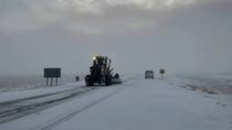 Por la nieve, hay corte total en un largo tramo de la Ruta 40. Por la nieve, hay corte total en un largo tramo de la Ruta 40.