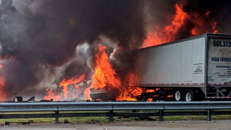 Mueren 5 chicos que iban en una combi a Disney