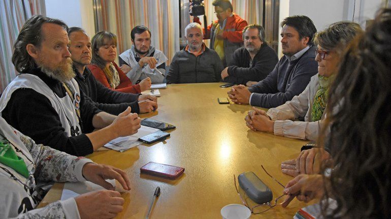 ATEN y el Gobierno vuelven a juntarse para resolver el conflicto