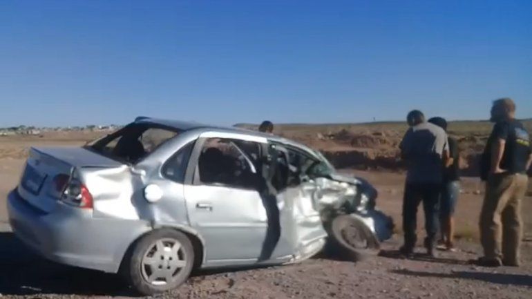 Una mujer quedó atrapada tras chocar dos autos camino al tercer puente