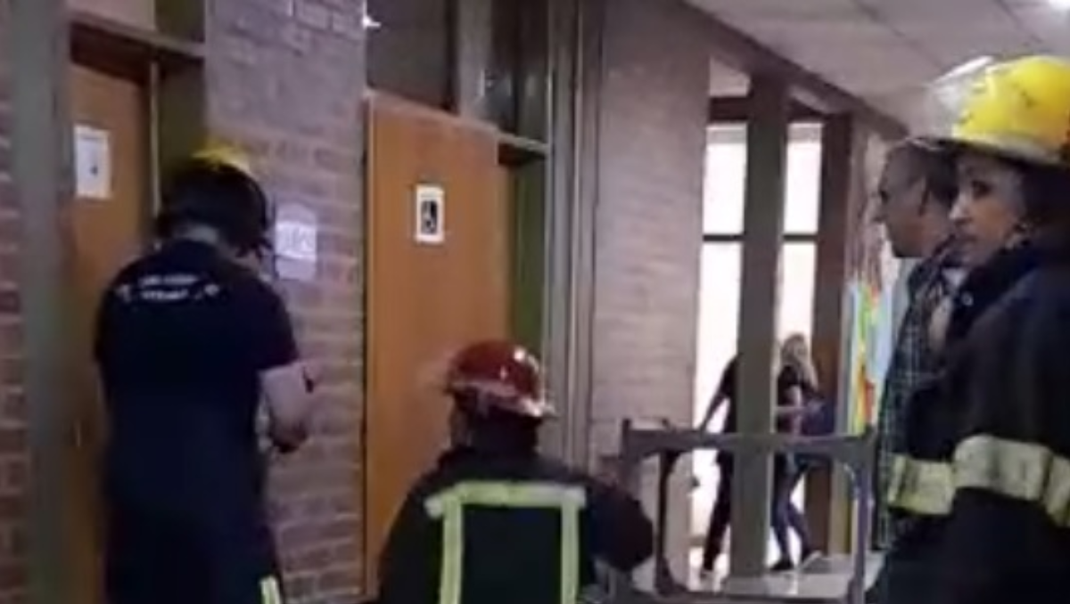 Una alumna se llevó un susto de regalo en el día de su cumple