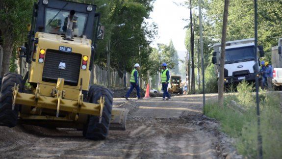 Inauguran el asfalto en calle Bejarano desde Lastra hacia Lánin