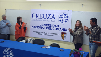 El acto de inauguración de la carrera de Agrimensura en Zapala. El acto de inauguración de la carrera de Agrimensura en Zapala.