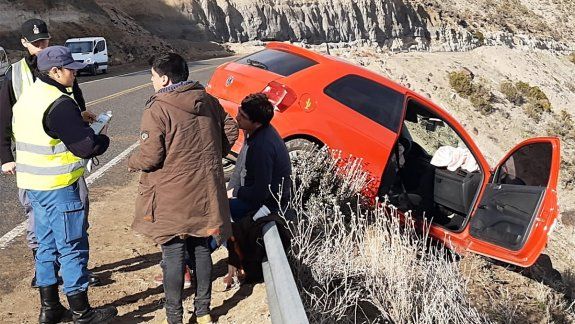 Milagro en la Ruta 40: se salvaron de caer por un barranco en Junín