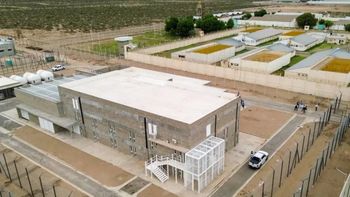 El nuevo pabellón de máxima seguridad contará con 26 celdas y un sector de visitas con acceso independiente. El nuevo pabellón de máxima seguridad contará con 26 celdas y un sector de visitas con acceso independiente.