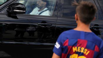 El uruguayo Suárez, amigo íntimo de Lio, sí asistió a Ciudad Deportiva. El uruguayo Suárez, amigo íntimo de Lio, sí asistió a Ciudad Deportiva.