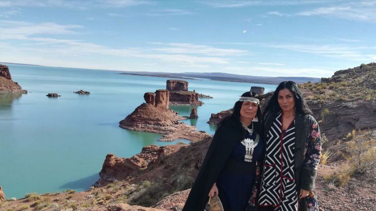 Charo Bogarín (voz femenina de Tonolec) y Marité Berbel son parte del elenco de la serie patagónica.