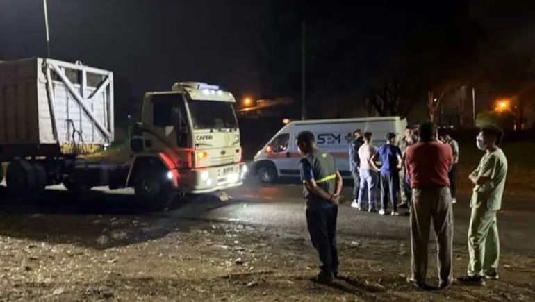 Vecinos y familiares pasaron del dolor a la confusión en un velorio que terminó en sorpresa y desconcierto.