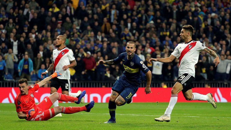 El gol y el festejo socarrón de Benedetto