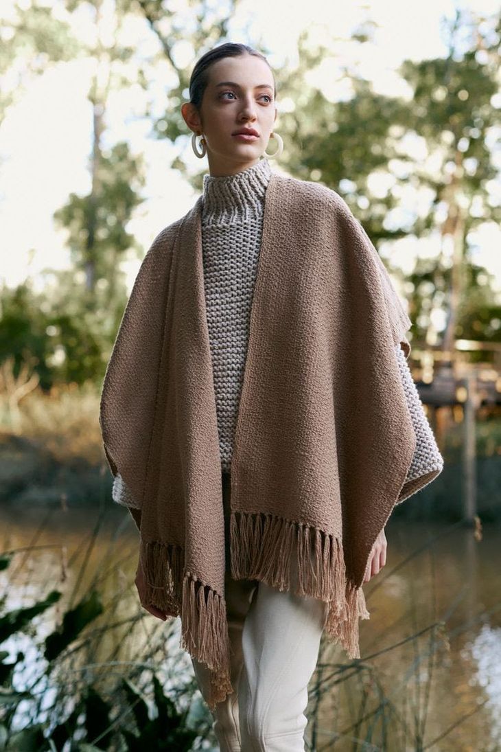 La fibra de guanaco, por su gran finura y calidad, puede ser transformada en prendas de vestir de gran valor. Foto: WCS. La fibra de guanaco, por su gran finura y calidad, puede ser transformada en prendas de vestir de gran valor. Foto: WCS.