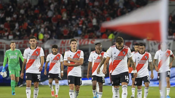 quinielas: la gallina y la caida hacen saltar la banca quinielas: la gallina y la caida hacen saltar la banca