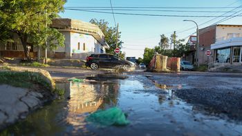 sigue el derrame cloacal en san luis y beltran: el dueno del predio pidio que el epas de explicaciones