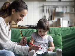 Esto es lo que se paga la hora de niñera en enero 2026, una de las categorías más demandadas Esto es lo que se paga la hora de niñera en enero 2026, una de las categorías más demandadas