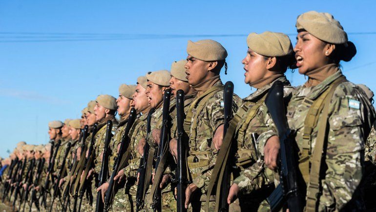 Muchos jóvenes quieren ser soldados voluntarios