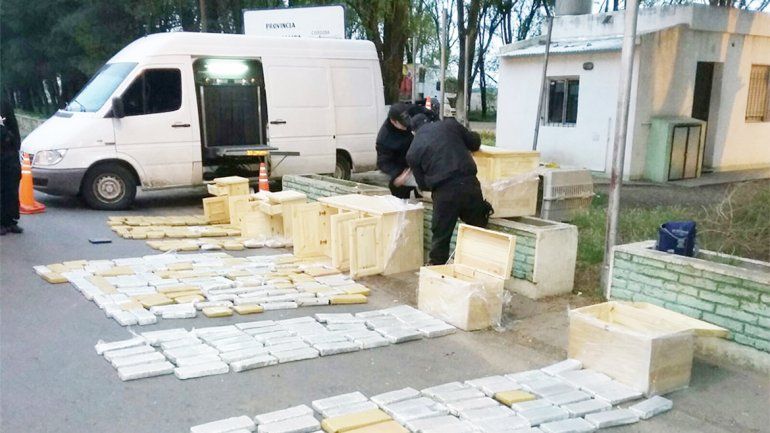 Los ladrillos de marihuana decomisados el viernes en Catriló