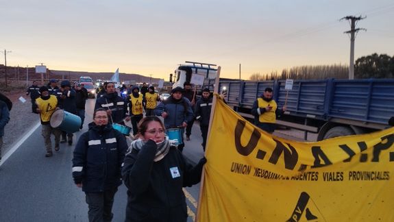 Caos en la ruta a Vaca Muerta por una protesta: cuál es el reclamo