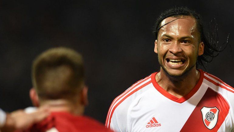 River vendió a Mina y liberó un cupo de extranjeros