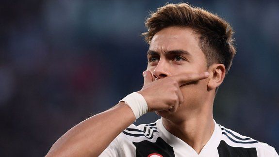 Dybala aprovechó la ausencia de Ronaldo y anotó tres goles