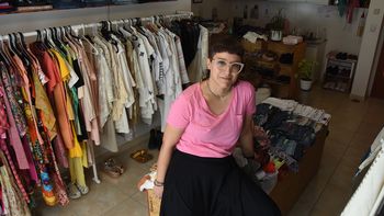 cambio los aviones por la moda circular: conoce a agustina cambio los aviones por la moda circular: conoce a agustina