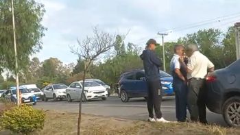 choque en cadena en la ex ruta 22: dijo que era ex policia, estaba borracho, sin seguro y quedo demorado choque en cadena en la ex ruta 22: dijo que era ex policia, estaba borracho, sin seguro y quedo demorado